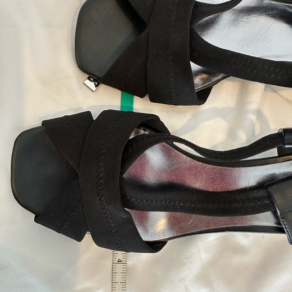 Black Open Toe Strappy Low Heel - Picture 5 of 8